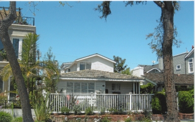 321 Poinsettia Ave.