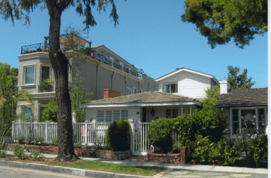 321 Poinsettia Ave.